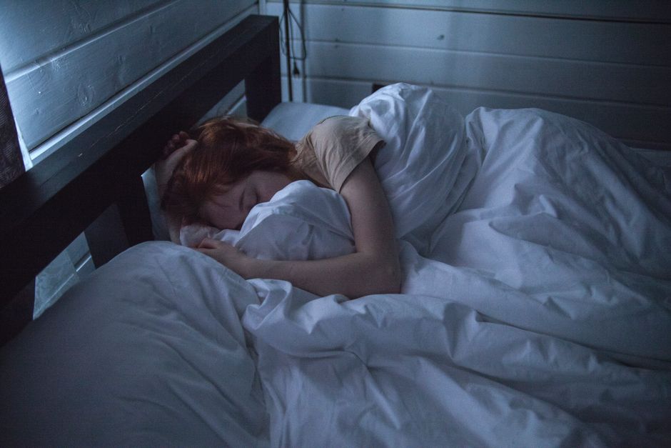 How to Build a Bedtime Routine When Knee Discomfort Disrupts Sleep