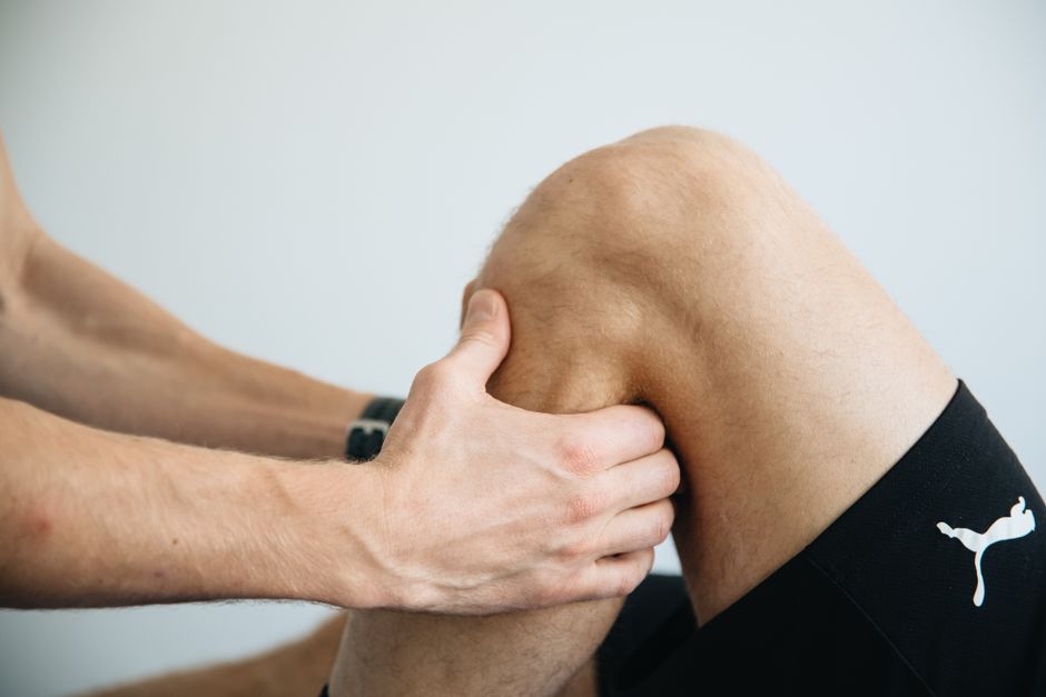 Knee Clicking With Pain After Walking Downhill