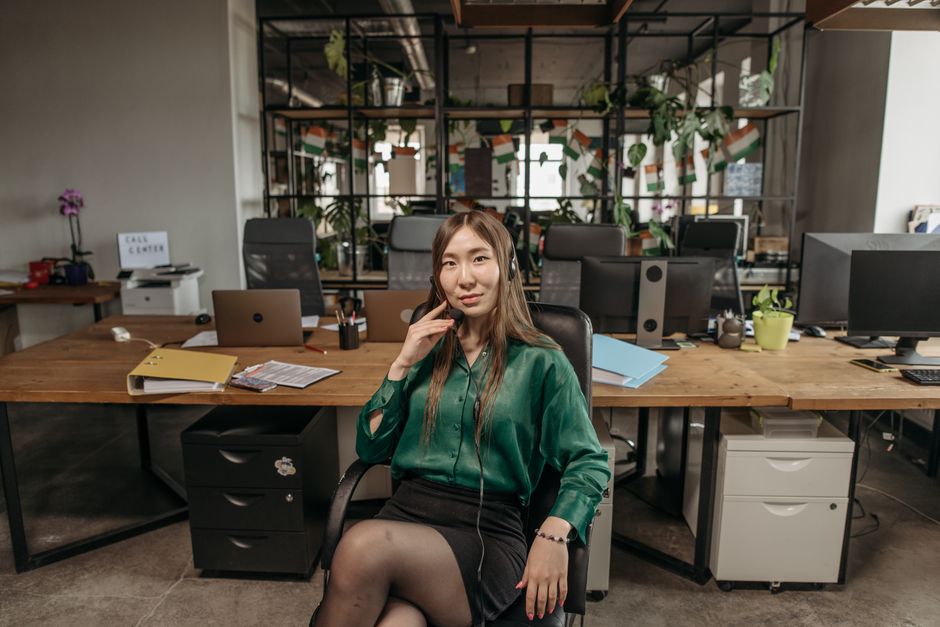 What Practical Changes Can I Make at My Desk to Reduce Knee Strain?