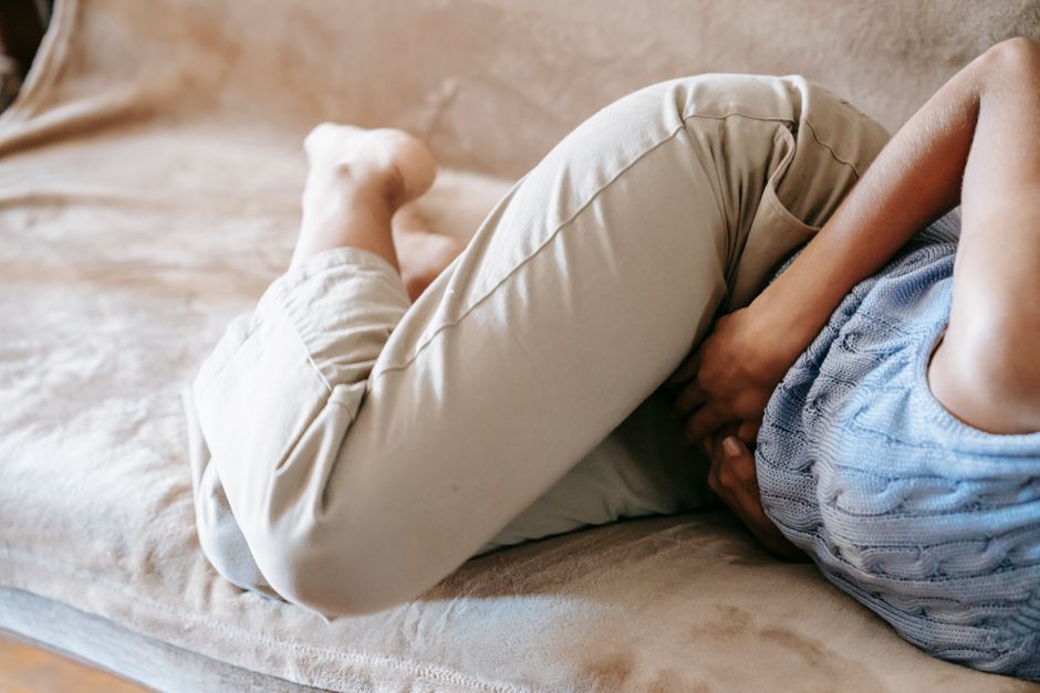 What to Track When Knee Pain Repeatedly Interrupts Sleep